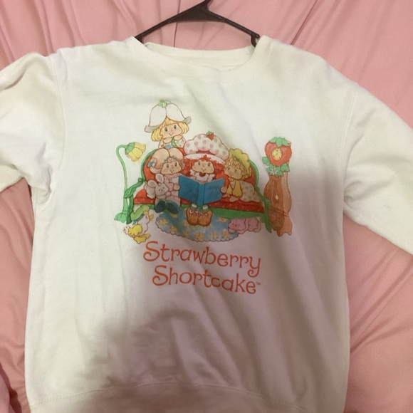 Strawberry Shortcake White Sweatshirt - Picture 1 of 4